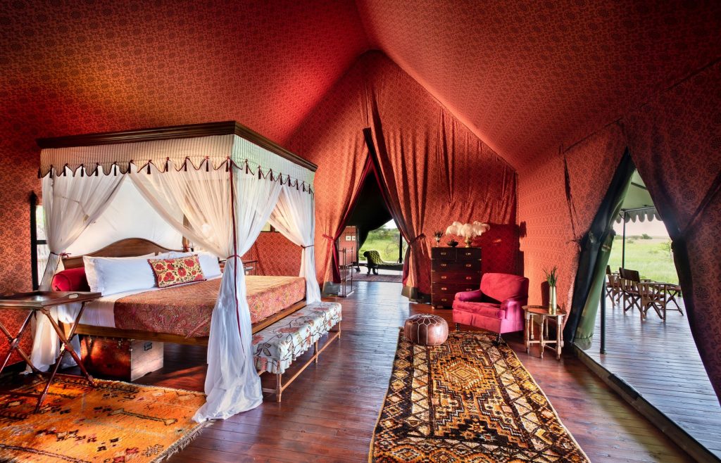 Luxury lodge tented room