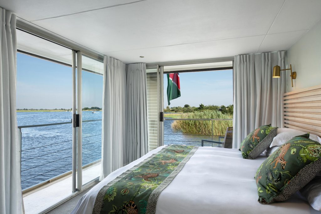 Zambezi Queen luxury suite with view